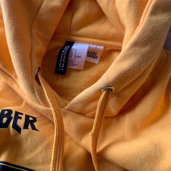 Justin Bieber cropped hoodie - Picture 3 of 3